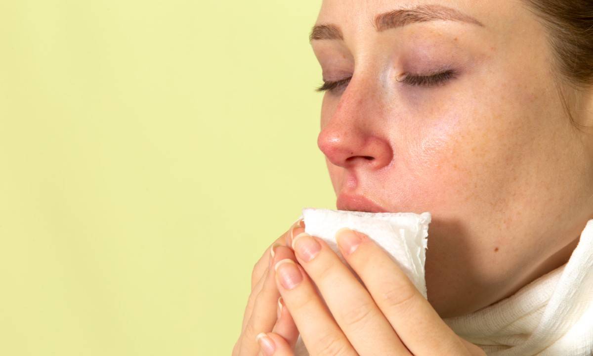 Symptoms of Thick Rubbery Mucus from Nose